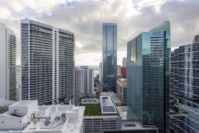 Building Photo - 1200 Brickell Bay Dr