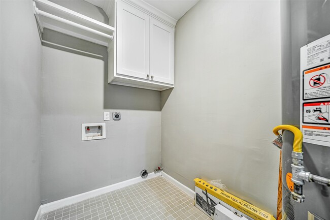 Building Photo - 4421 Lido Ln