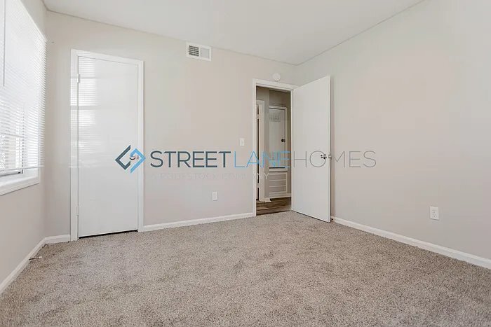 Building Photo - 3040 Foresthill Dr