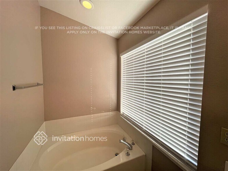 Building Photo - 1638 Rio Bravo Dr