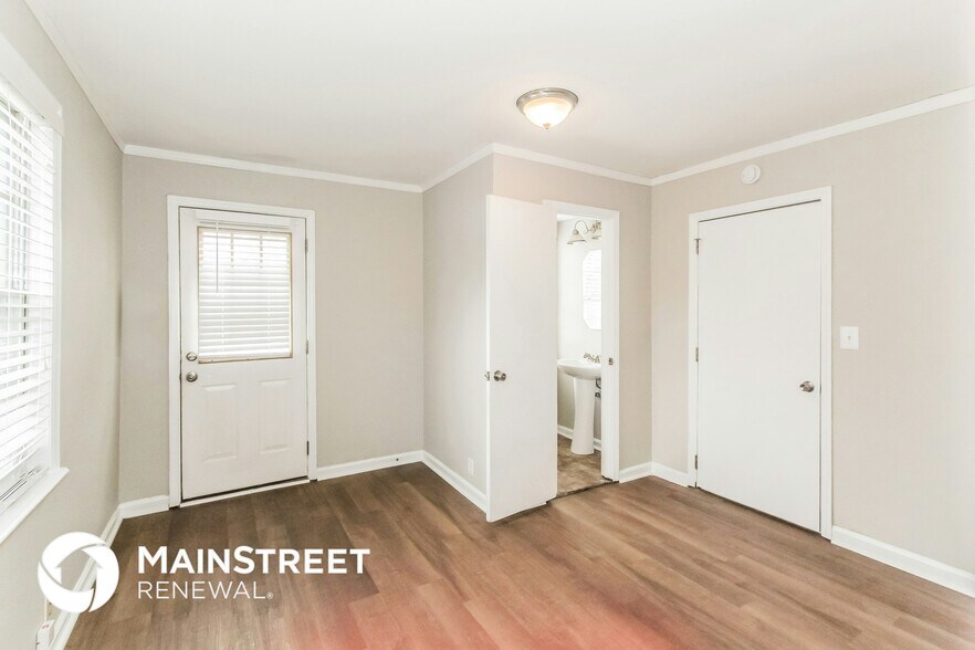 Building Photo - 2121 Mississippi Ave