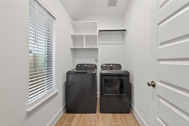 Building Photo - 27214 Butterfly Mint Ln