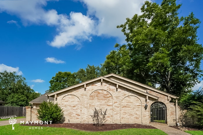 Building Photo - 3519 Golden Tee Ln