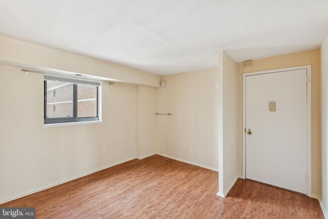 Building Photo - 1420 Locust St