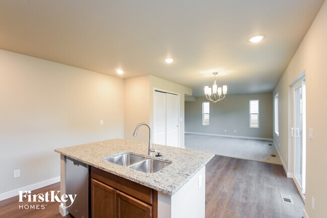 Building Photo - 10741 Luneth Dr