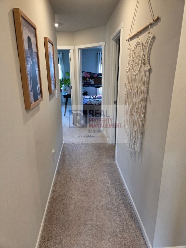 Building Photo - Check Out This Beautiful 4 Bedroom, 2.5 Bath Home!
