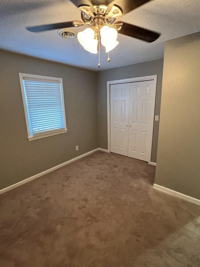 Building Photo - 503 Aspen Way