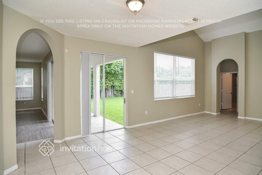 Building Photo - 14951 SW 157th Ct
