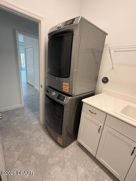 Building Photo - 215 Summertime Pl