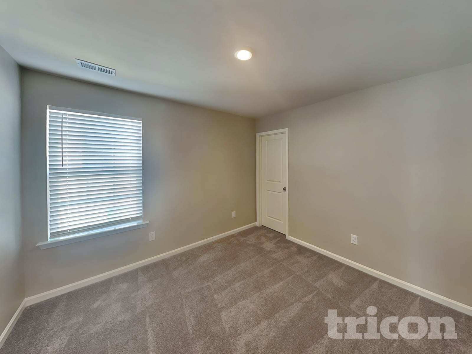 Building Photo - 5810 Oak Br Cir