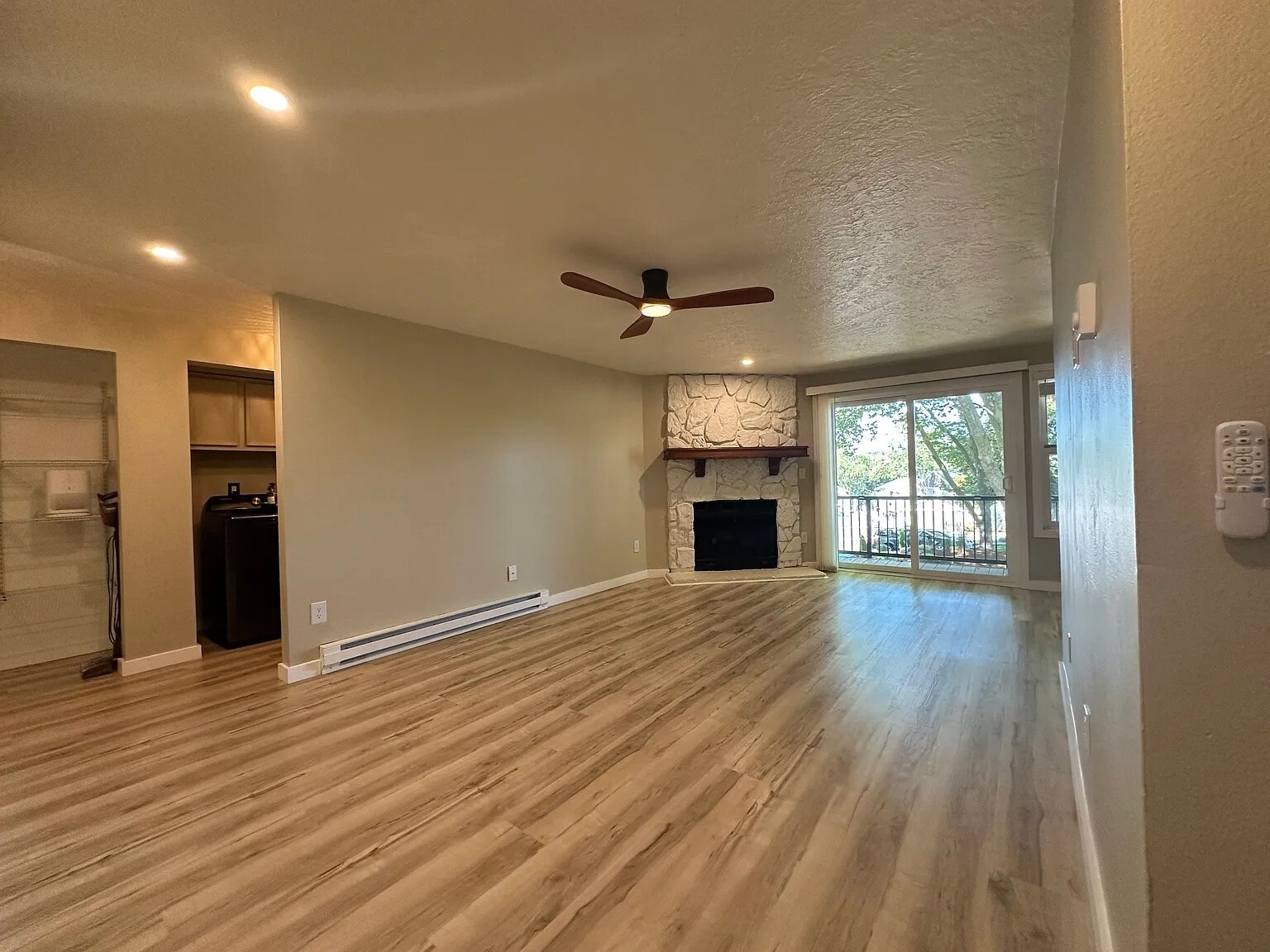 Family room - 8504 SW Mohawk St