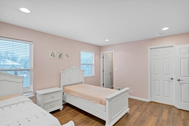 Building Photo - 426 Kingfisher Rd