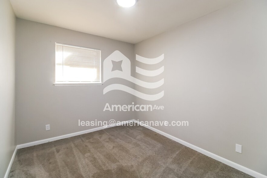 Building Photo - 4813 Trina Dr