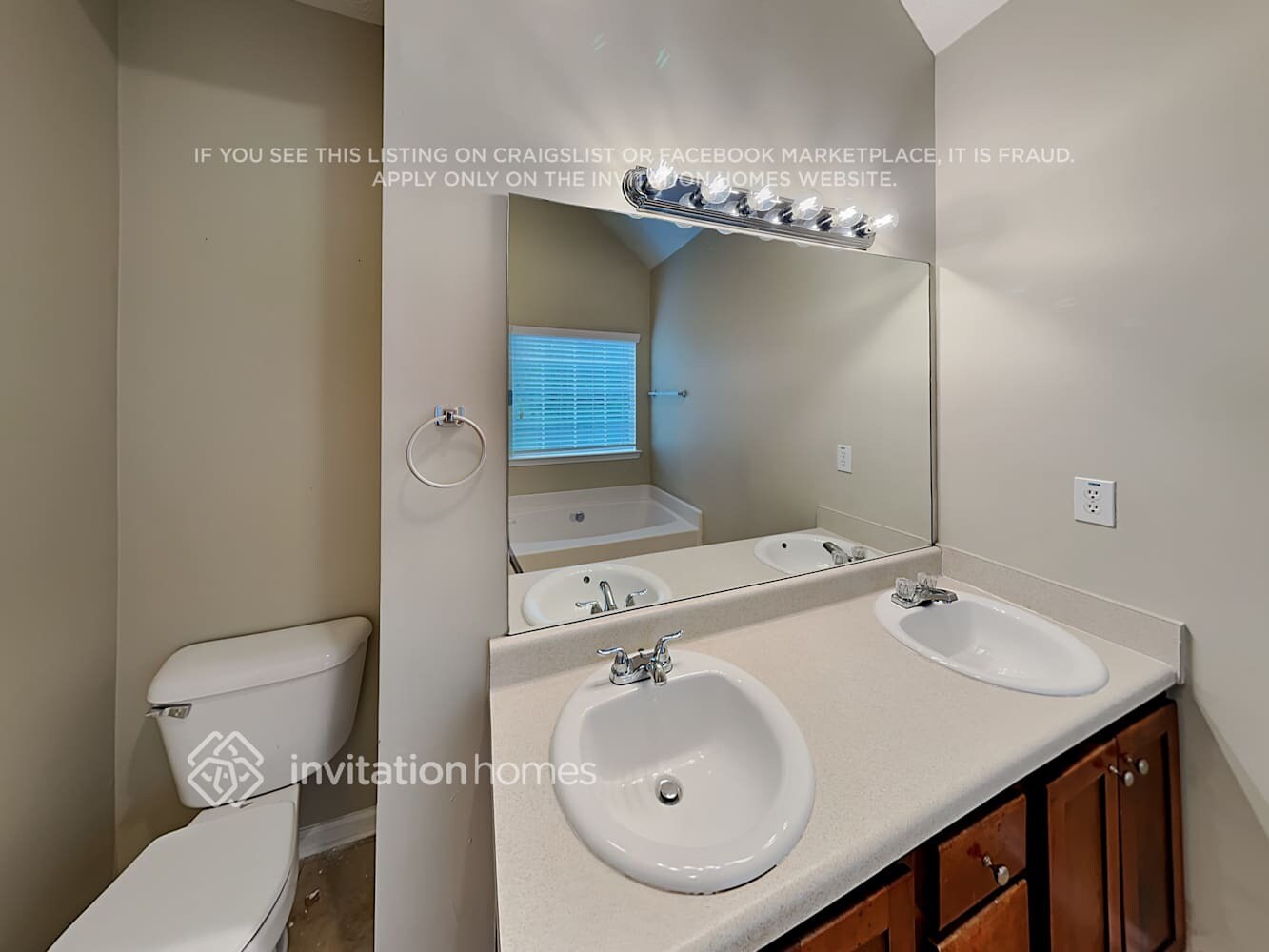 Building Photo - 661 Tipperary Rd