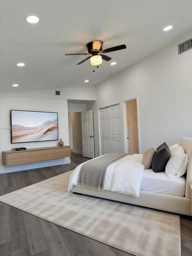 Building Photo - 9719 N New River Canal Rd