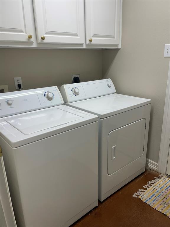 Building Photo - 641 Evergreen Ln