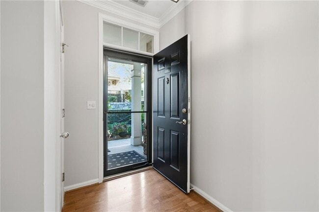 Building Photo - 2400 Cumberland Pkwy SE