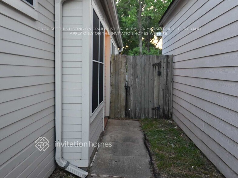 Building Photo - 6419 Horsepen Bayou Dr