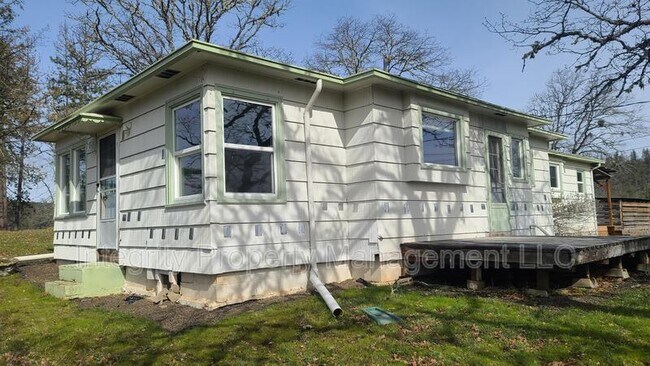 Primary Photo - 7085 Butte Falls Hwy