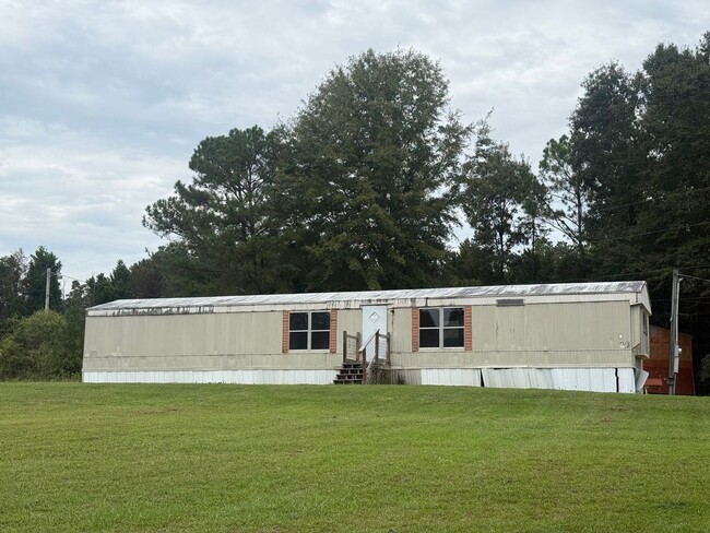 Building Photo - 2 bed, 2 bath mobile home in Beauregard