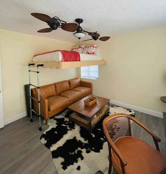 Building Photo - 3902 Westview Ave