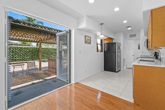 Building Photo - 3450 S Olive Ave