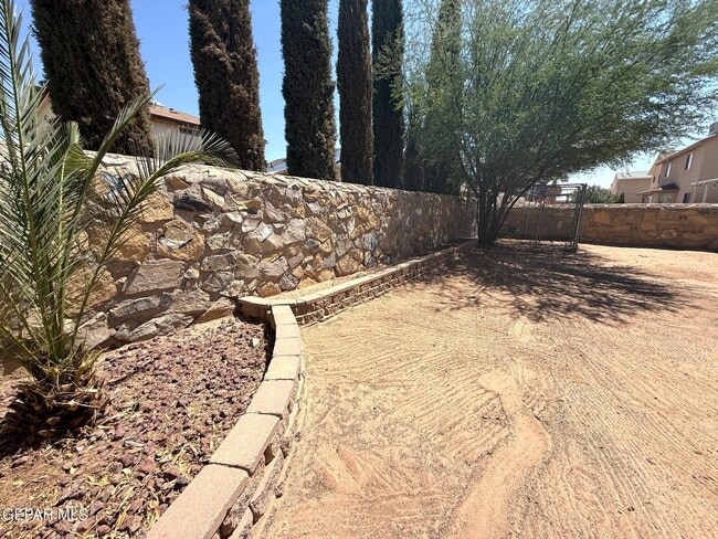 Building Photo - 14057 Tierra Delfin Dr