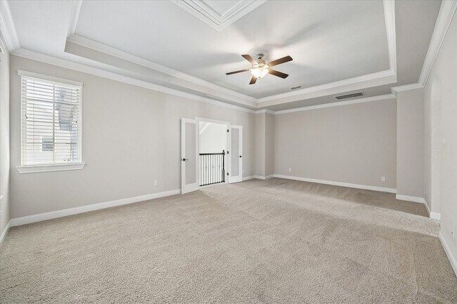 Building Photo - 1704 Oak Leaf Pass Dr