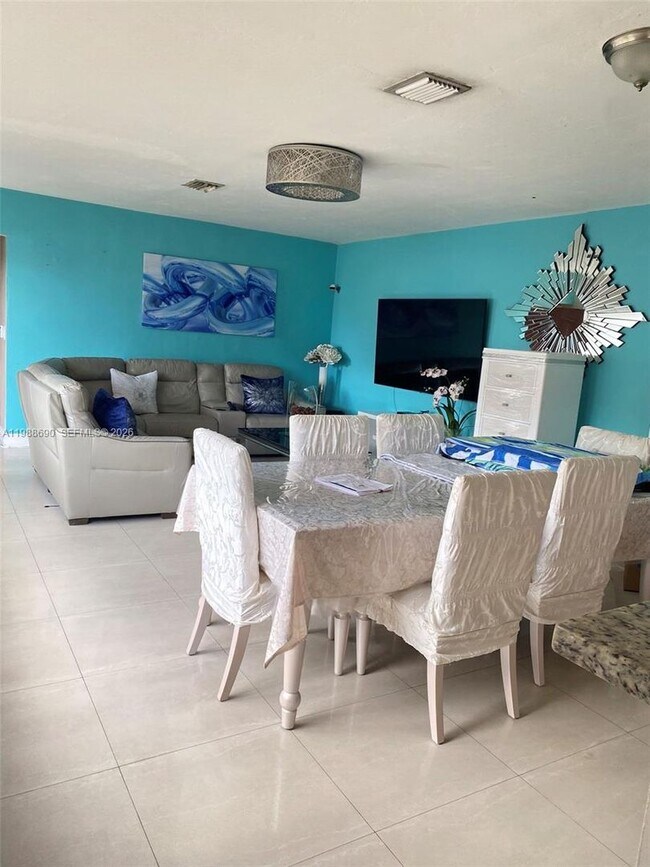 Building Photo - 740 NE 179th Terrace