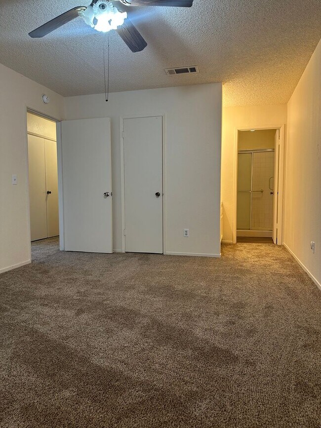 Building Photo - DeWitt Triplex