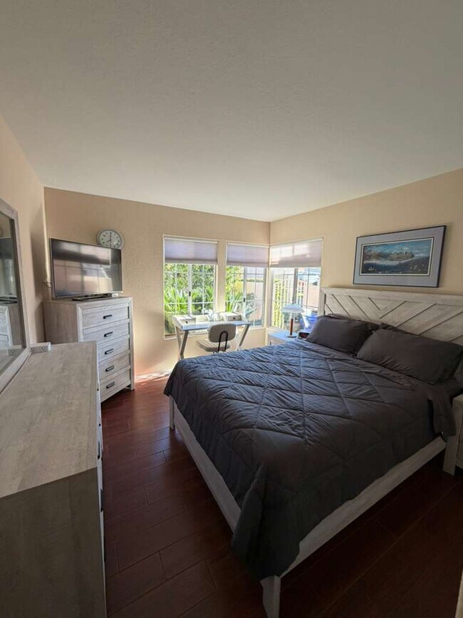 Building Photo - 11816 Caminito Corriente