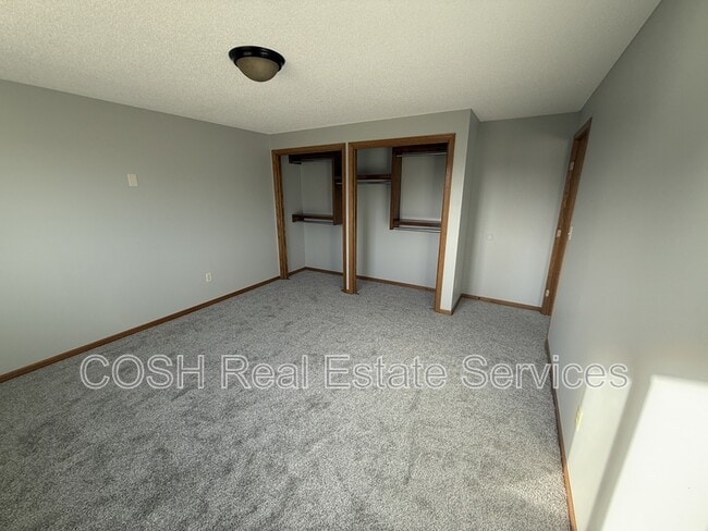 Building Photo - 816 S Longbranch Dr