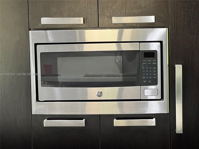 Building Photo - 9331 NW 48th Doral Terrace