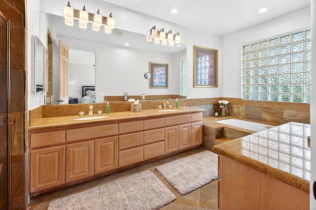 Building Photo - 79122 Starlight Ln