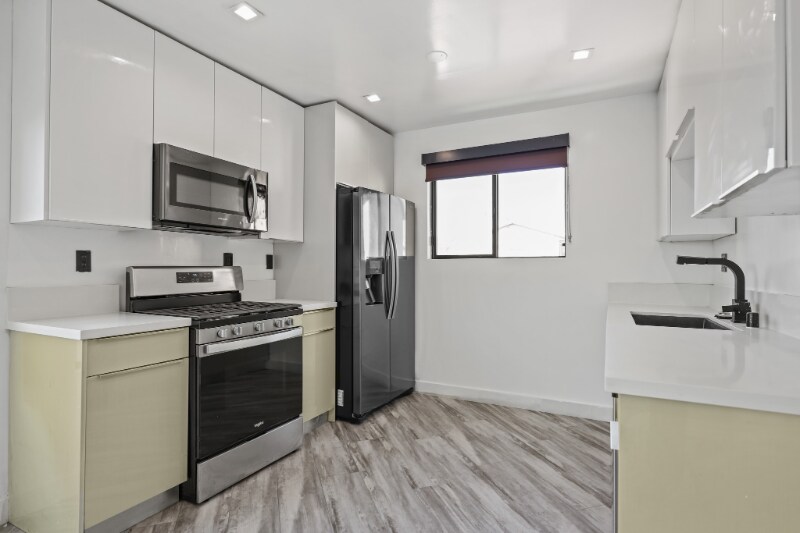 Building Photo - 955 Oxford Ave