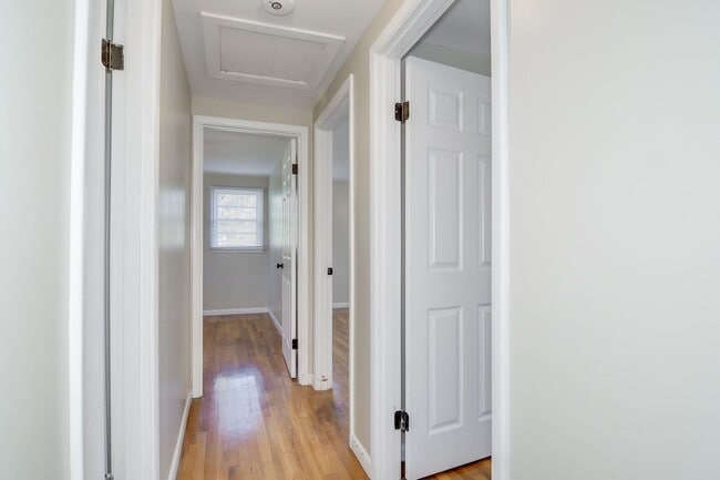 Building Photo - Charming Home in the Heart of Harlem!