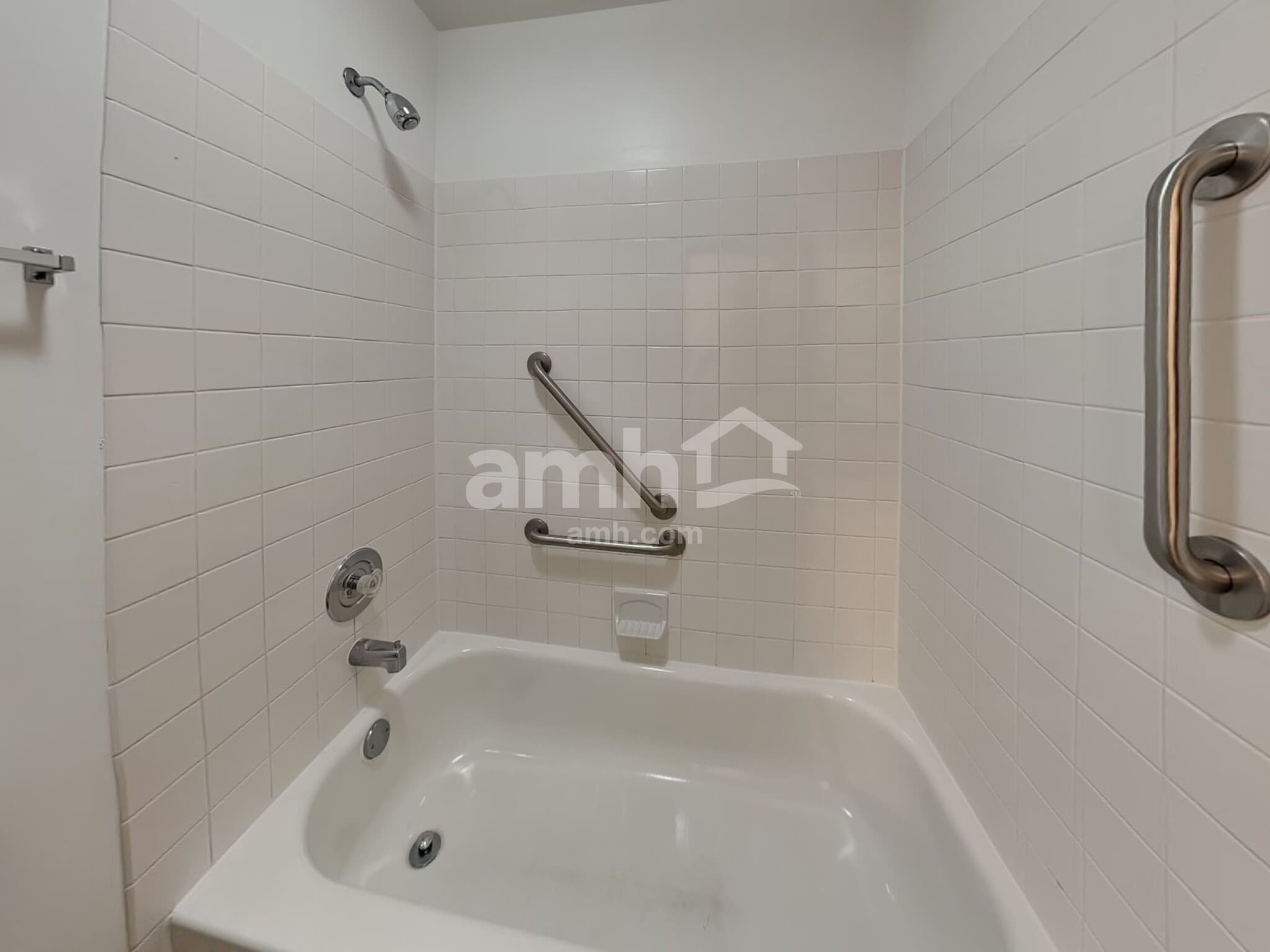 Building Photo - 5 Andover Ct