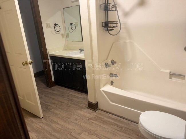 Building Photo - 1254 Thorpe Rd