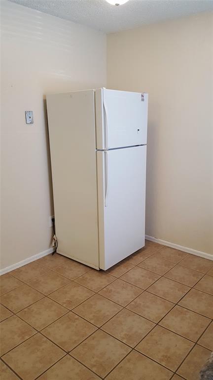 Building Photo - 831 Russell Cir