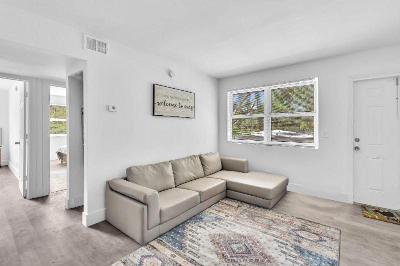 Building Photo - 801 SW 15th Ave