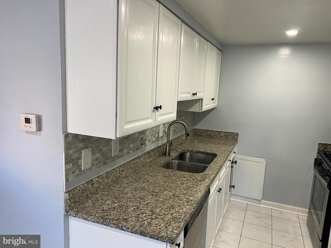 Building Photo - 15019 Ashdale Cir