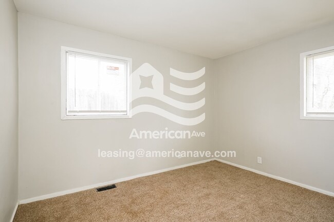 Building Photo - 3125 Hart Dr