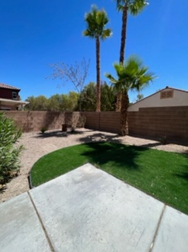 Building Photo - SOUTHERN HIGHLANDS BEAUTY!