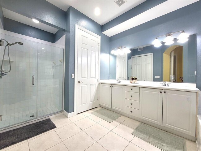 Building Photo - 5465 46th Ct W