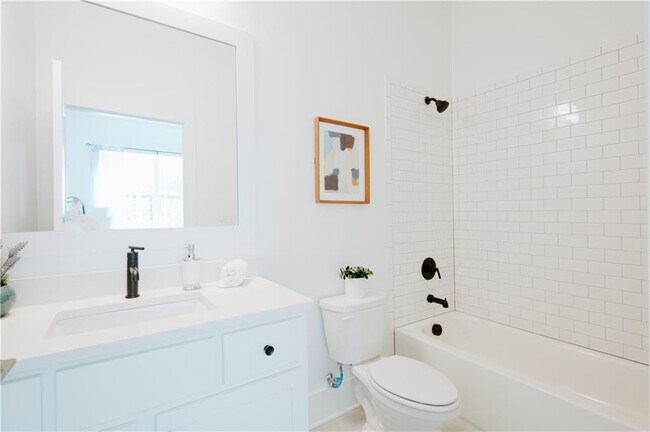 Building Photo - 117 Mayson Ave NE