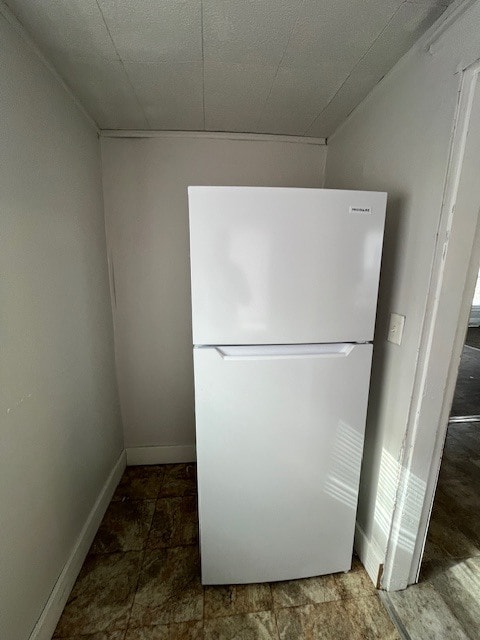 Building Photo - 230 E Victoria St