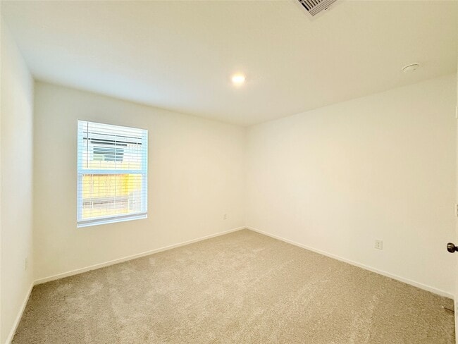 Building Photo - 6831 Flowering Ginger Ln