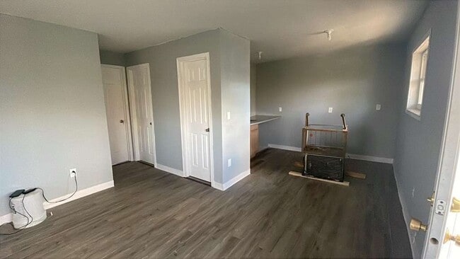 Building Photo - 1107 N State St