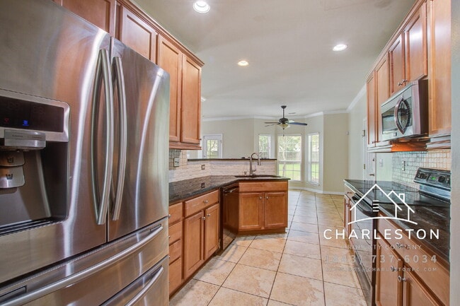 Building Photo - 5421 Red Tip Ln