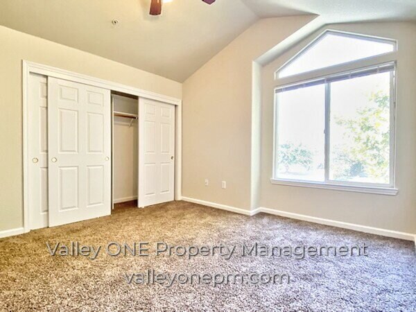 Building Photo - COMING SOON! Private Ground Floor Townhome in Desirable Complex with Attached 2 Car Garage